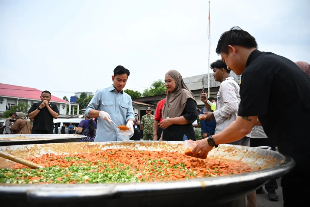 Jelang Hari Ikan Nasional, Wapres Bagikan Menu Olahan Udang Hasil Budidaya Lokal untuk Warga Slipi