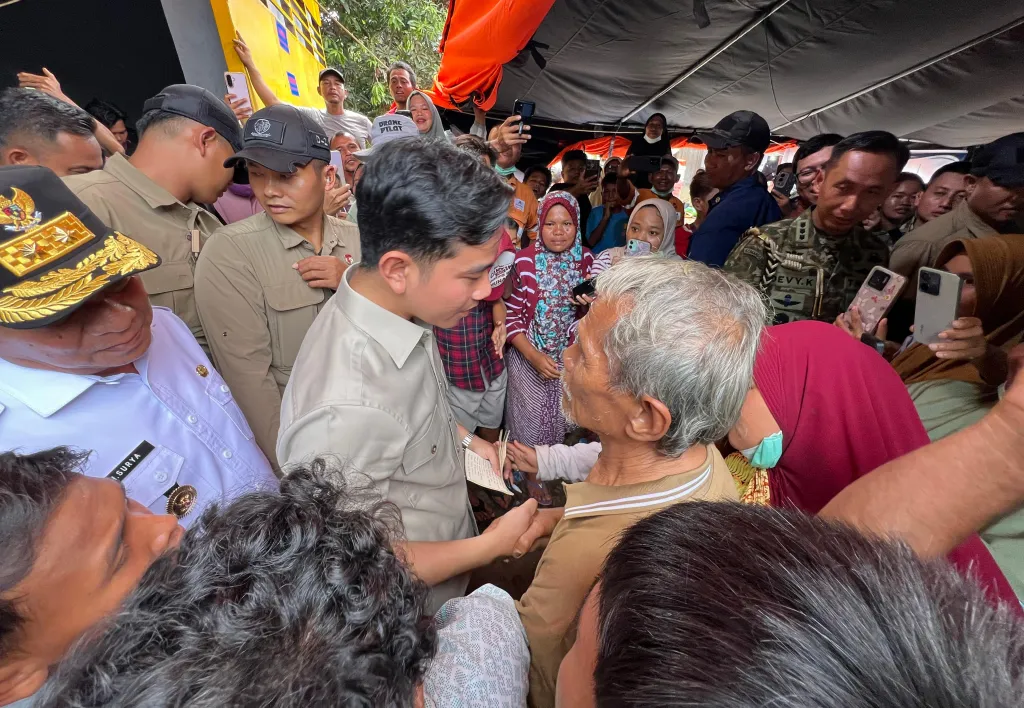 Tinjau Wilayah Terdampak Bencana Banjir Bandang di Tapanuli Selatan, Wapres Tegaskan Pemerintah Terus Bersama Masyarakat Sumatra