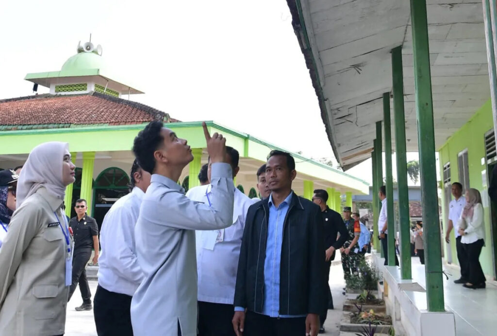 Tinjau MTs Muhammadiyah I Way Bungur, Wapres Tegaskan Pembangunan SDM Harus Menjangkau Seluruh Sekolah