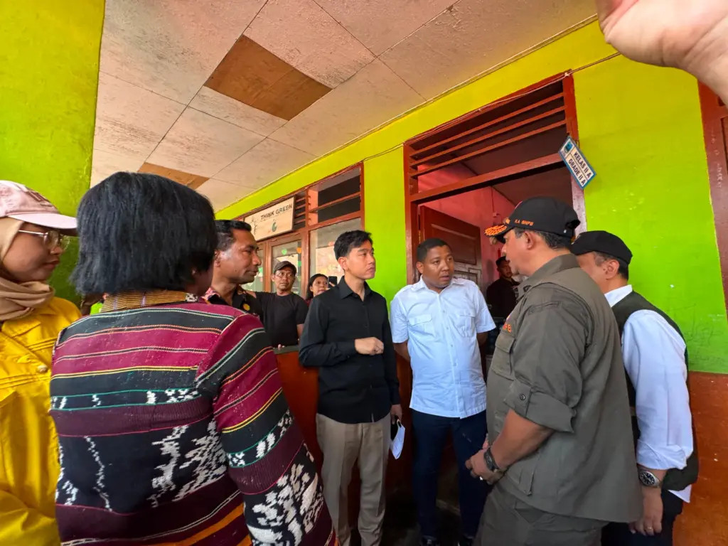 Tinjau Dampak Gempa di Kabupaten Sikka, Wapres Tekankan Keselamatan dan Kebutuhan Dasar Warga Harus Jadi Prioritas