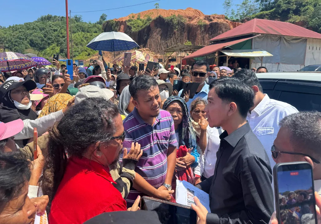 Dalam Perjalanan Menuju Sabo Dam, Wapres Temui Warga Terdampak Yang Menyampaikan Aspirasi di Pinggir Jalan