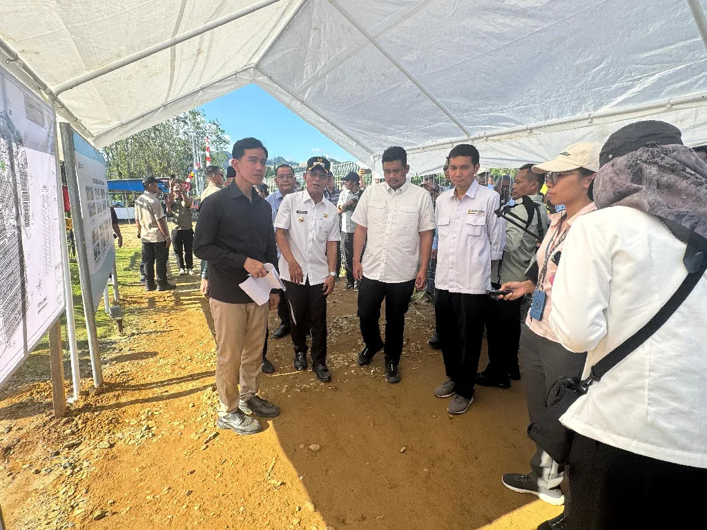 Tinjau Huntara di Tapsel, Wapres Minta Maaf kepada Warga dan Pastikan Pembangunan Huntap Dimulai Bulan Ini