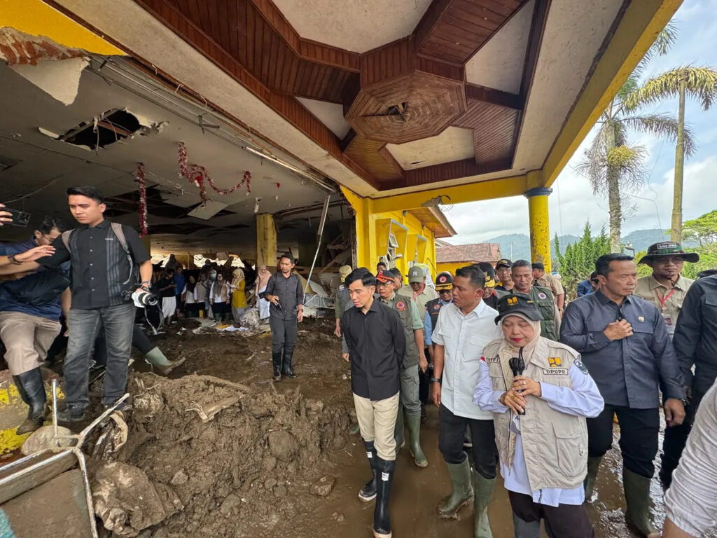 Tinjau Sejumlah Infrastrukur Terdampak Bencana di Solok, Wapres Dorong Percepatan Perbaikan Akses dan Layanan Publik
